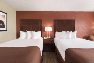 Baymont by Wyndham Midland Airport - Midland - 2