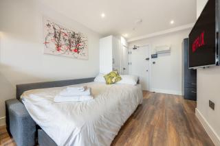 3 West London Brand New Loft - 6