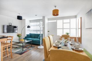 - Cozy 3 Bed House on a Quiet Mews - - 9