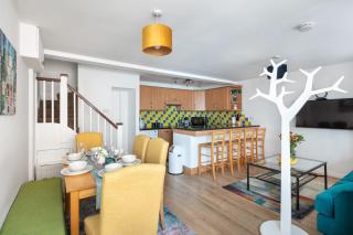 - Cozy 3 Bed House on a Quiet Mews - - 7