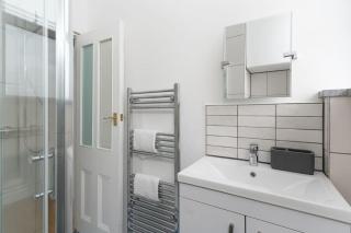 Stunning Central Penzance apartment with sea views - Penzance - 3