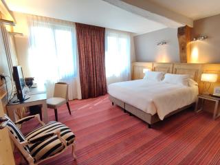 Hôtel de Bourgtheroulde, Autograph Collection - 5