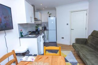 Evergreen Apartments-Flat 4, London - 8