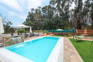Majestic Mountain Villa with heated pool - Moya - 5