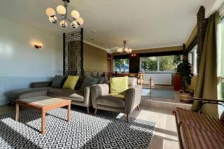 Pant Golau - The Seventies House - 4