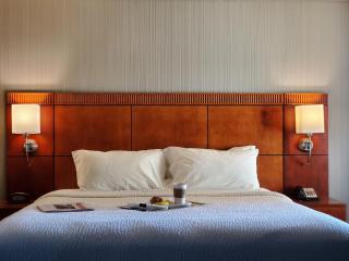 Courtyard by Marriott Hamilton - Hamilton - 7