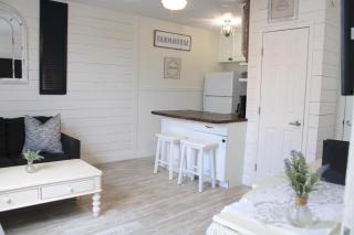 Cozy Beachside Cottage Studio - New Smyrna Beach - 4