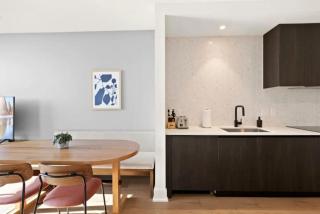 NEW 1BR Scenic Retreat with Rooftop pool on Rainey St - 7