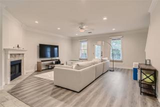 Captivating 4BR Haven with Park View near DT - Austin - 4