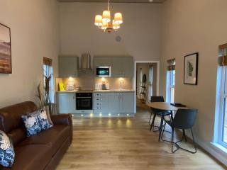 Holly Berry Lodge with Hot Tub - Cupar - 6
