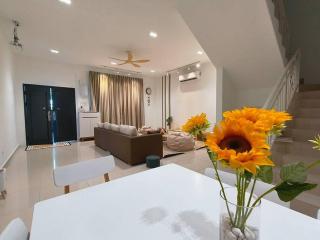 SecreteGarden627 3 storey 5r4b PartyHome 12-20pax - Malaca - 0