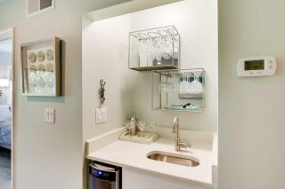 Half-Mi to Folly Field Beach Hilton Head Condo - 4