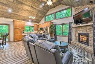 Sprawling Blowing Rock Escape with Theater and Hot Tub - 8