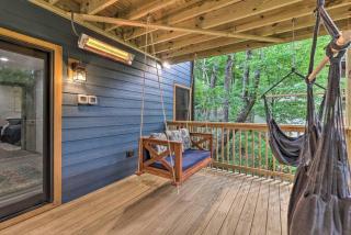 Sprawling Blowing Rock Escape with Theater and Hot Tub - Blowing Rock - 4