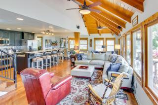 Deck and Game Room Blue Ridge Mountain Home! - 0