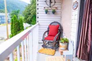 Wanderlust Studio Suite with Private Patio - Harrison Hot Springs - 9