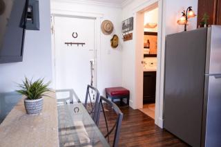 Wanderlust Studio Suite with Private Patio - Harrison Hot Springs - 1