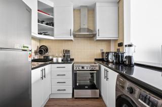 Luxury studio in Discovery Gardens near metro - Dubai - 6