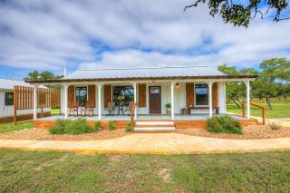 3 Acres of Luxury and Views in Fred Wine Country! - Fredericksburg - 9