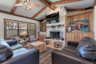 Ranch Retreat Creek View - Pool Table and Fire Pit - Fredericksburg - 4