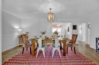 Willkommen to Pink Haus 1 Mile to Main Street! - Fredericksburg - 1