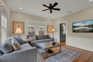 Charming Craftsman Home!-2 BLKS from Main St! - Fredericksburg - 3