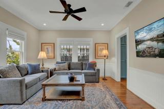 Charming Craftsman Home!-2 BLKS from Main St! - Fredericksburg - 1