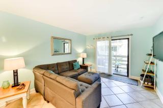 Pool Deck Access and Walk to Beach Hilton Head Unit - 7