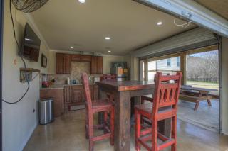 Let's Go Tubing! Awesome House-Next to River! - New Braunfels - 3