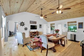 Luxurious Cottage on 3-Acre's in Fred Wine Country - Fredericksburg - 3