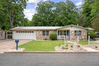 Pecan Retreat-Half Mile to Main - Fredericksburg - 0