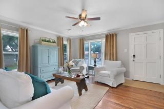 New! Charming Home Just 4 Blks from Main St! - Fredericksburg - 5