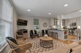 Clover Haus 2 Blks to Main St with Pool and Spa! - Fredericksburg - 5