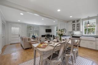 Clover Haus 2 Blks to Main St with Pool and Spa! - Fredericksburg - 2
