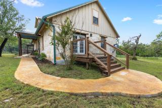 Luxury Home with Fire Pit & Hill Country Views - Luckenbach - 8