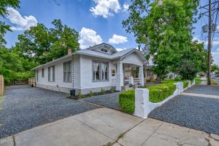 The Golden Goose - Hot Tub-Fire Pit-2 BLKS to Main - Fredericksburg - 8