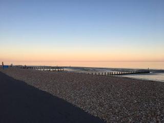Mews Cottage in Private Seafront Estate - Bognor Regis - 1