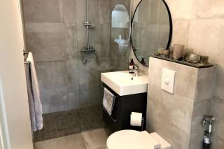 Adorable one bedroom apartment with free parking. - Reikiavik - 6