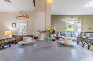 Tristian Suite Walk to Main Street - Fredericksburg - 5