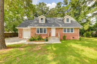 Cozy North Carolina Retreat Near Beaches and Golfing - Jacksonville - 0