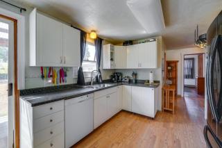 Darrington Rental with Private Yard and Mountain Views - - 2