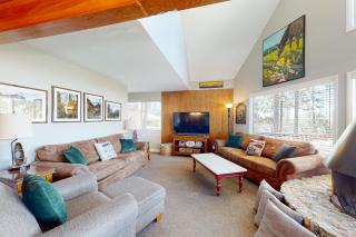 Bass Lake Lodge - 9