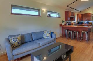 Modern White Salmon Apartment, Steps From Town - 5