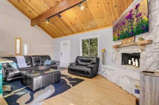 Tree-Lined Lake Arrowhead Cabin about 1 Mi to Village! - 7