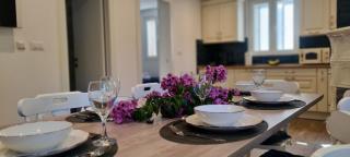 Apartments Hvaranin - Stari Grad - 4