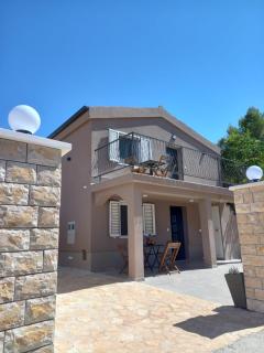 Apartments Hvaranin - 4