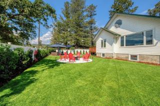 Backyard Oasis Hot Tub, BBQ, Outdoor Bar - Invermere - 7