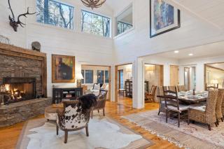 Hotel Homes - Highlands Luxury Retreat - 1