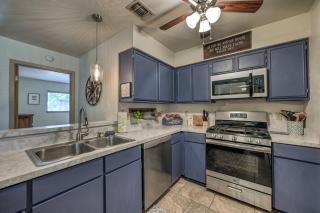 Kerrville Hidden Gem with Firepit and Grill - Great Location - Kerrville - 2