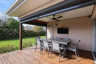 Sea Wave by Ready Set Stay - BYO LINEN & TOWELS - 5